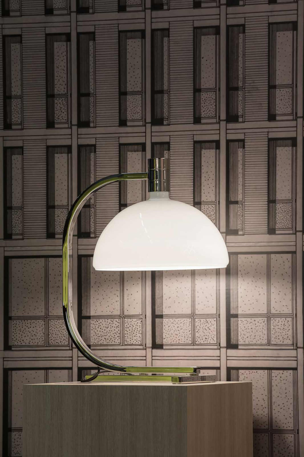 AS1C White / Chrome Table Lamp