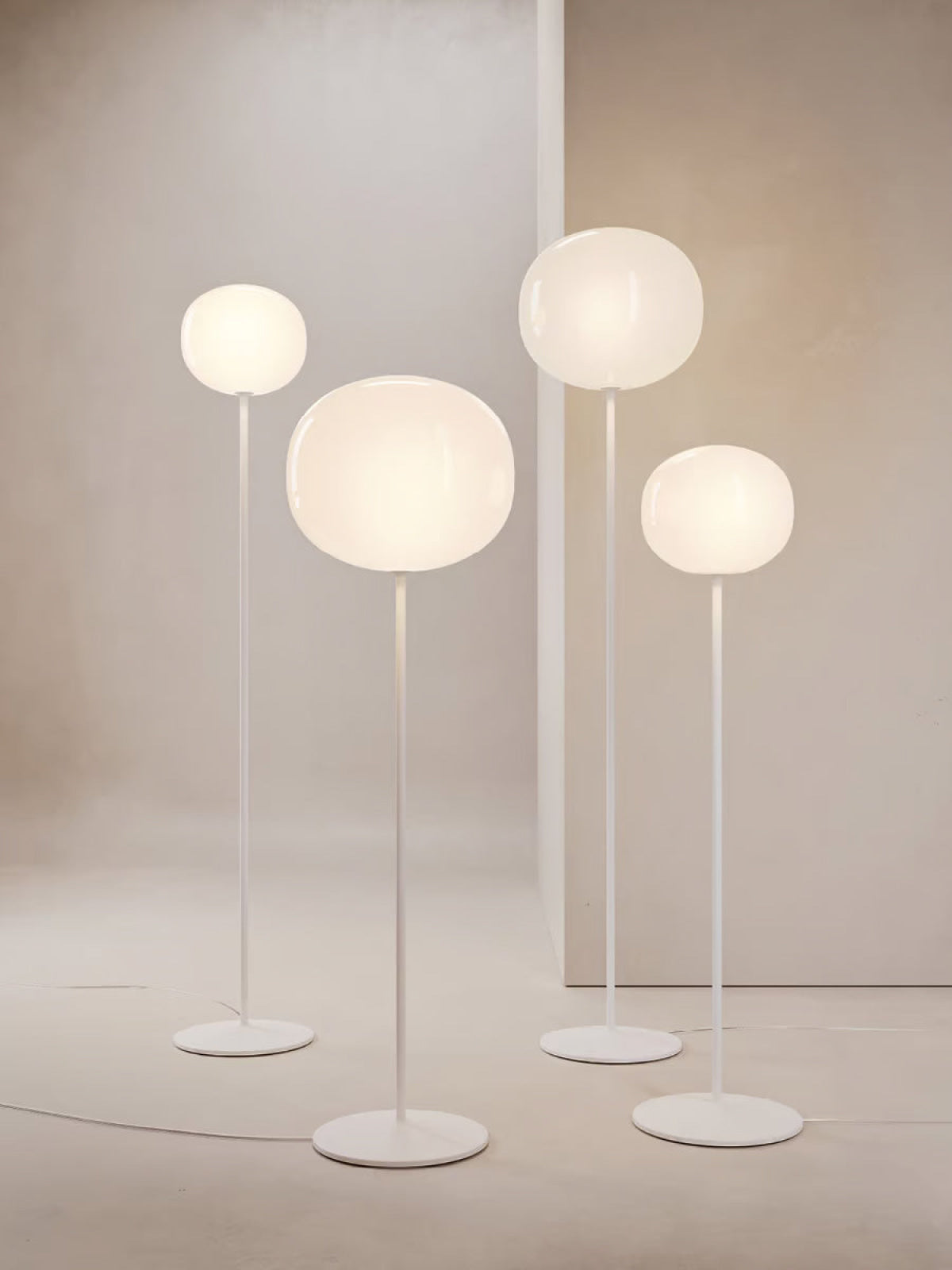 VOLUM SHORT 29 White Floor Lamp