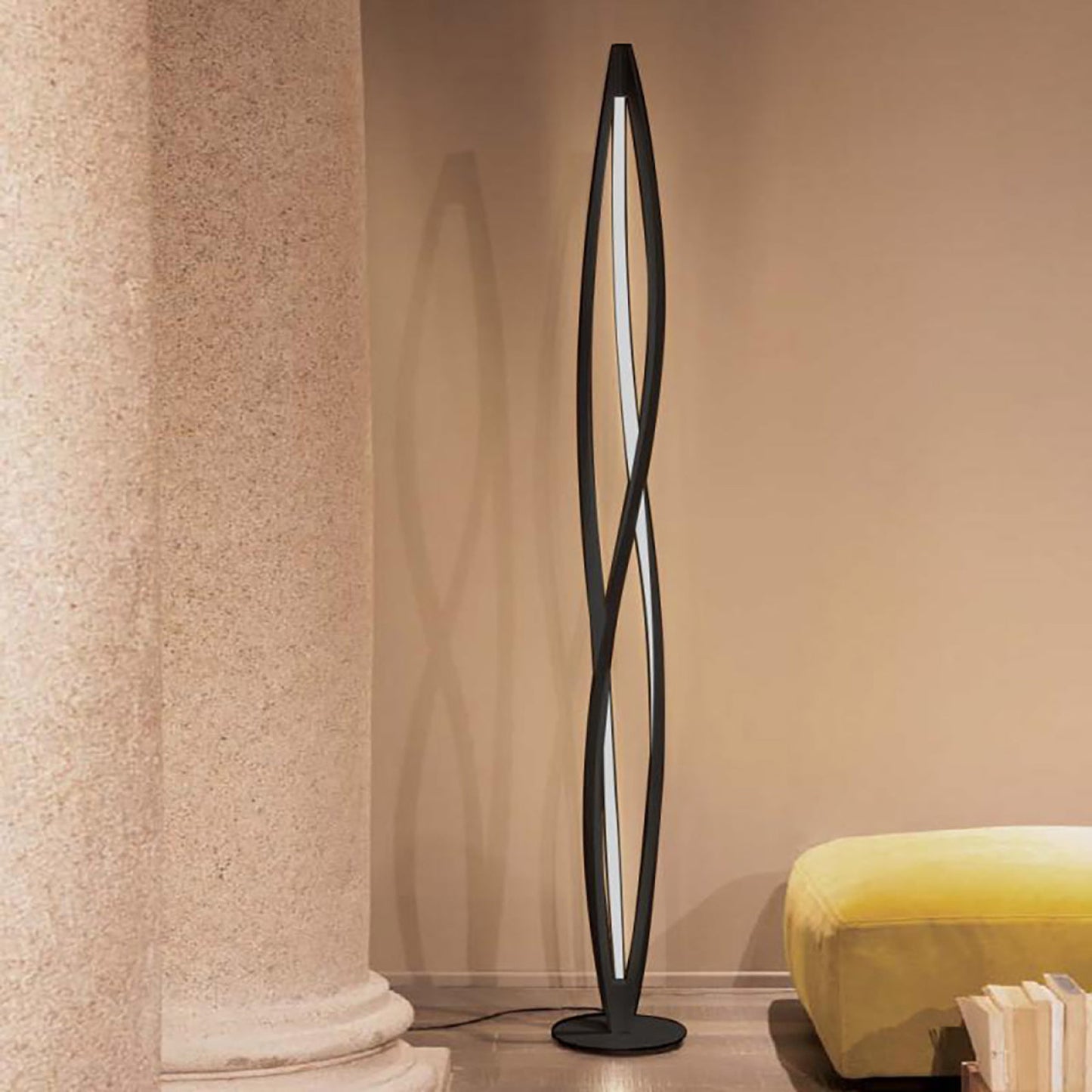 IN THE WIND FLOOR Black Floor Lamp