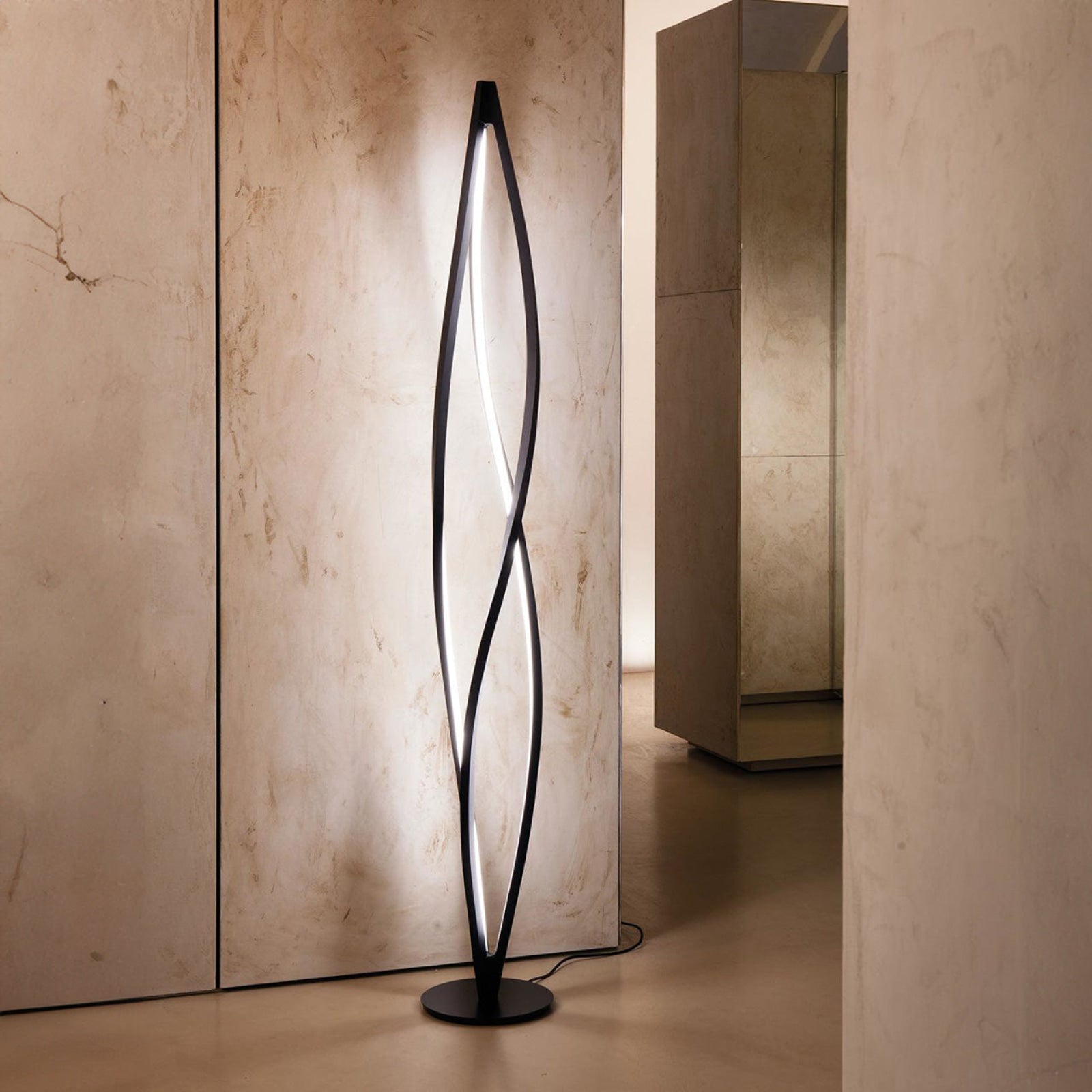 IN THE WIND FLOOR Black Floor Lamp