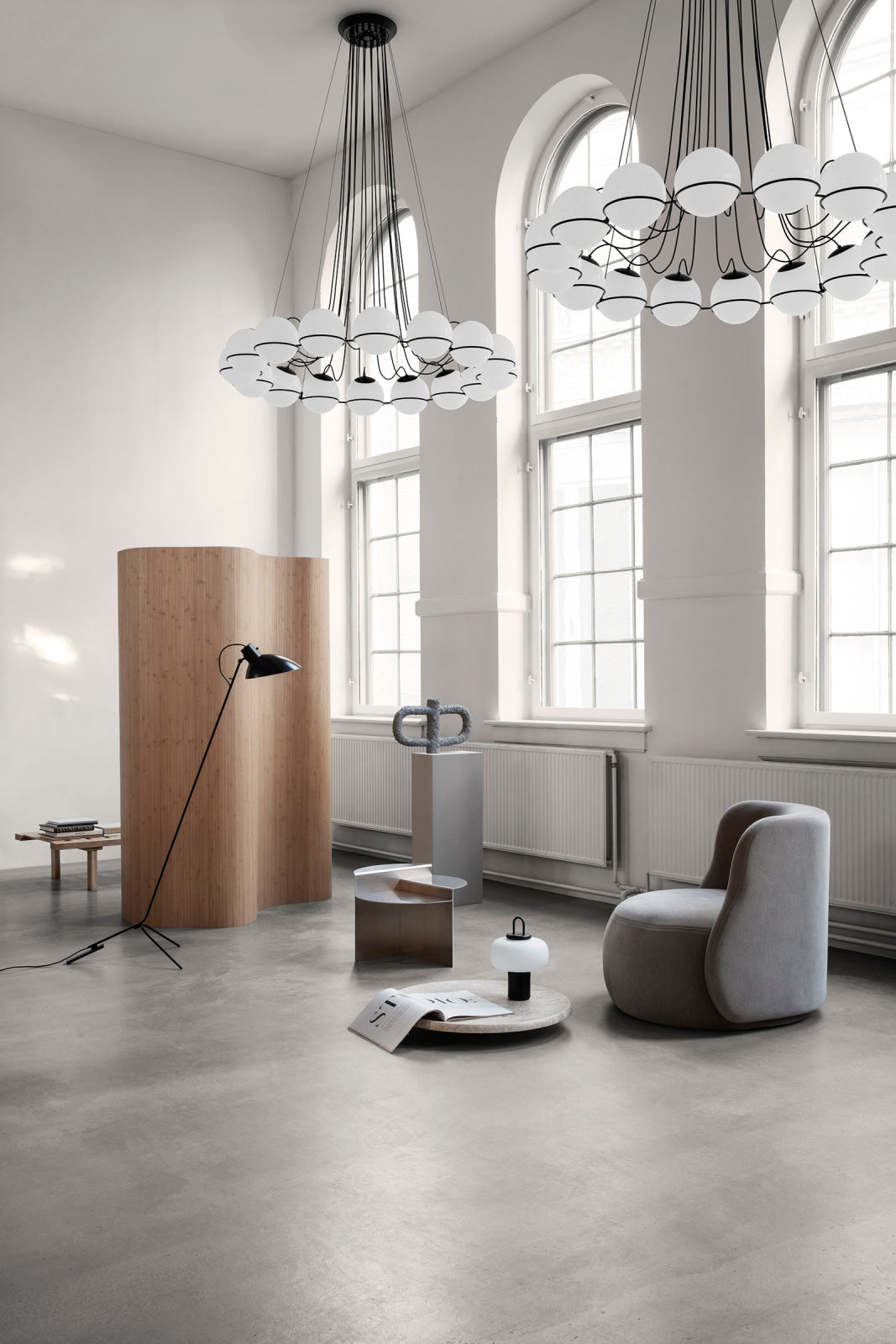 2109/16/20 BLACK Black Chandelier Lamp