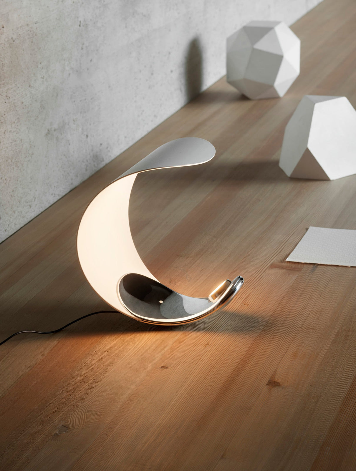 CURL MIRROR Mirror Table Lamp