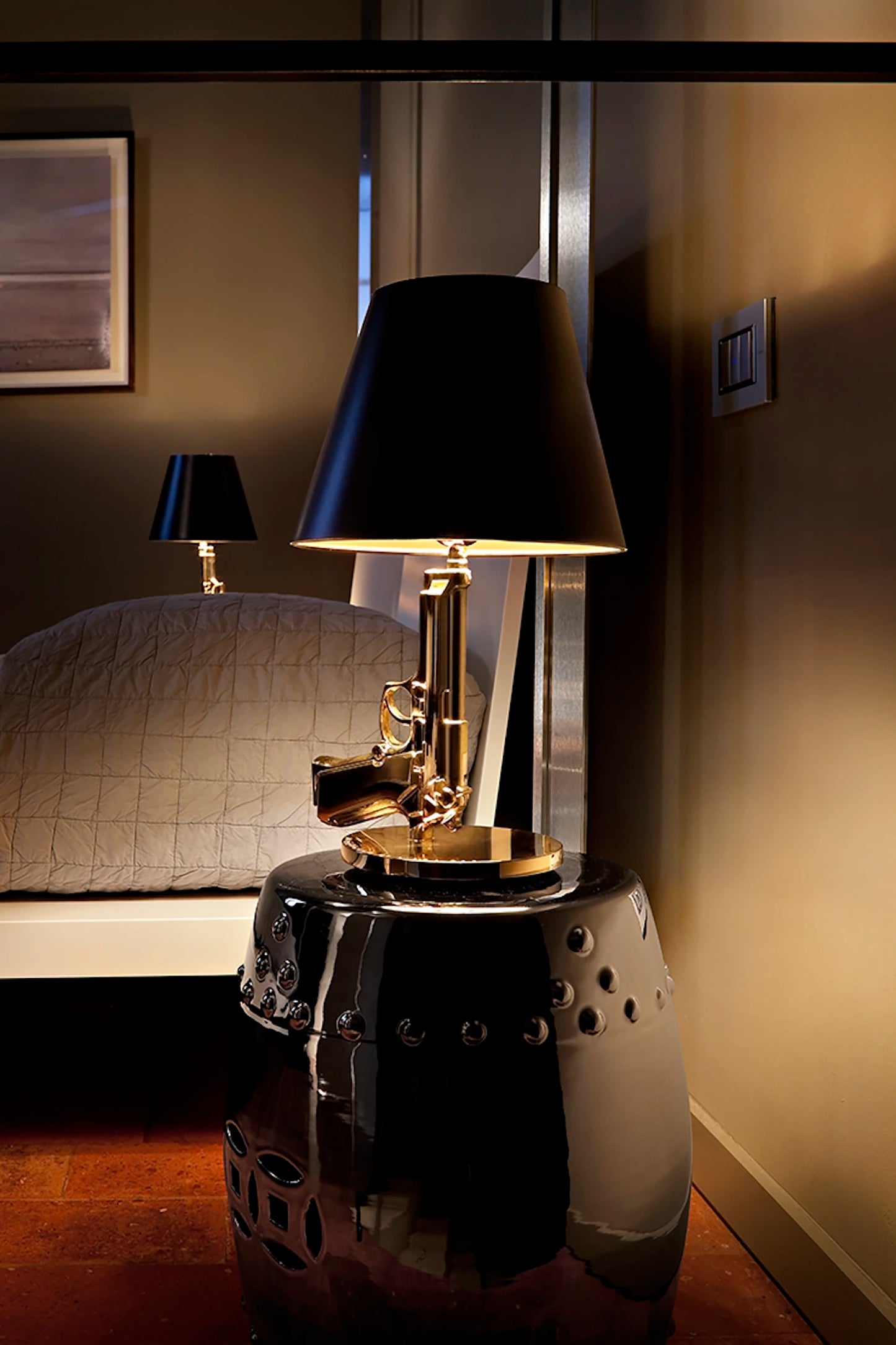 GUNS BEDSIDE