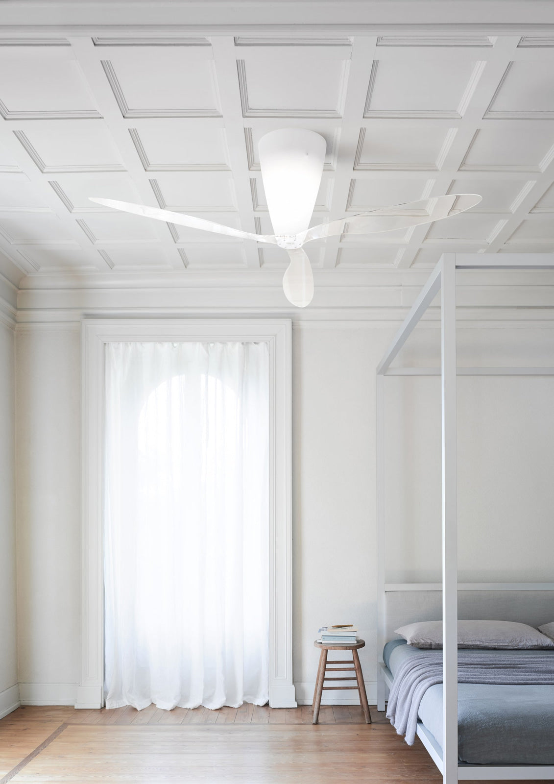 BLOW Opal White / Transparent Ceiling Lamp